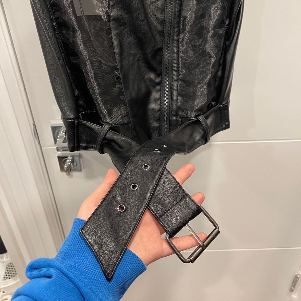 Black Vest - Picture 12 of 12